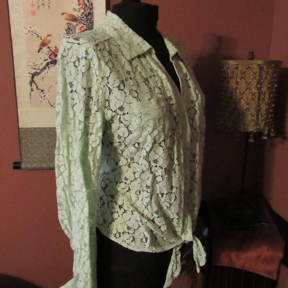 *SOLD* 💚 Mint Green Lace Front Tie Blouse - XLJ - Picture 2 of 10
